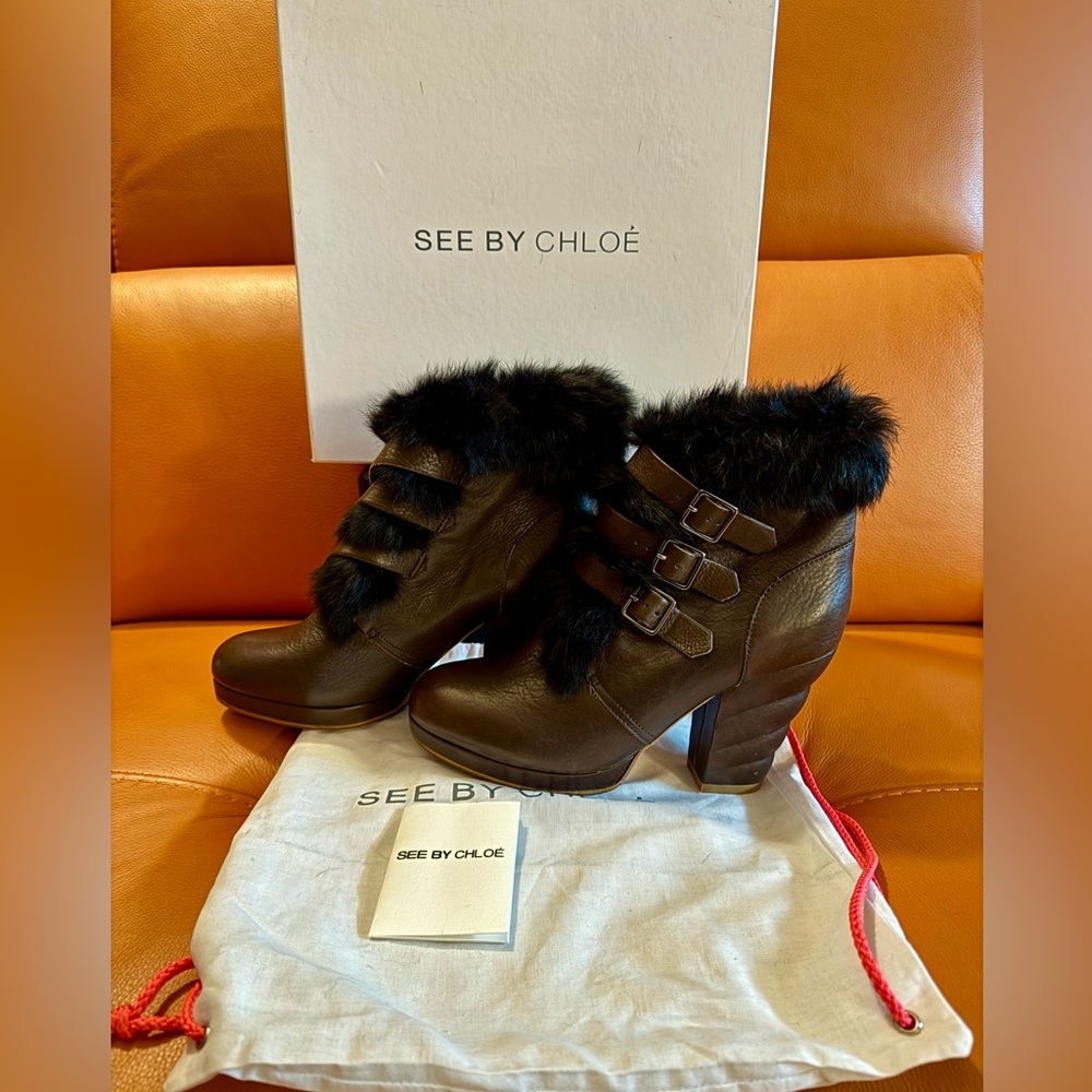SEE BY CHLOÉ Women Booties Brown Leather Black Fur Size 39 US 8.5-9 Brand New